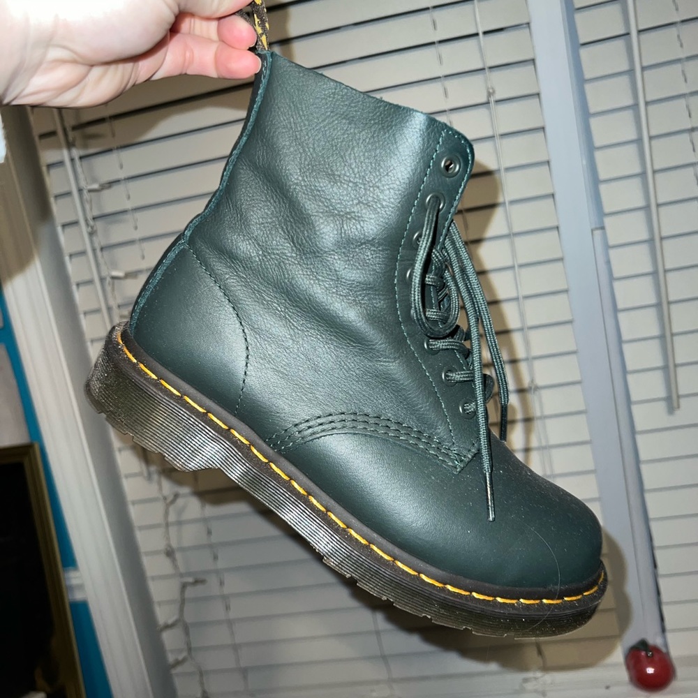 Dr. Martens 💚